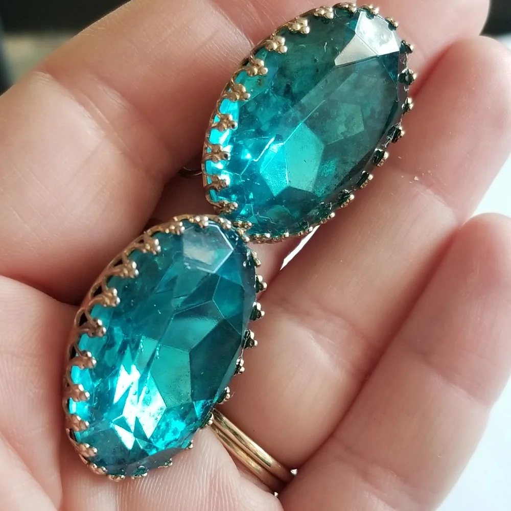 Vintage huge Coro clip earrings big aqua blue glass gems facted oval glam jewel